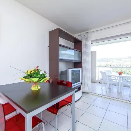 Casta Diva-2 Apartment *
